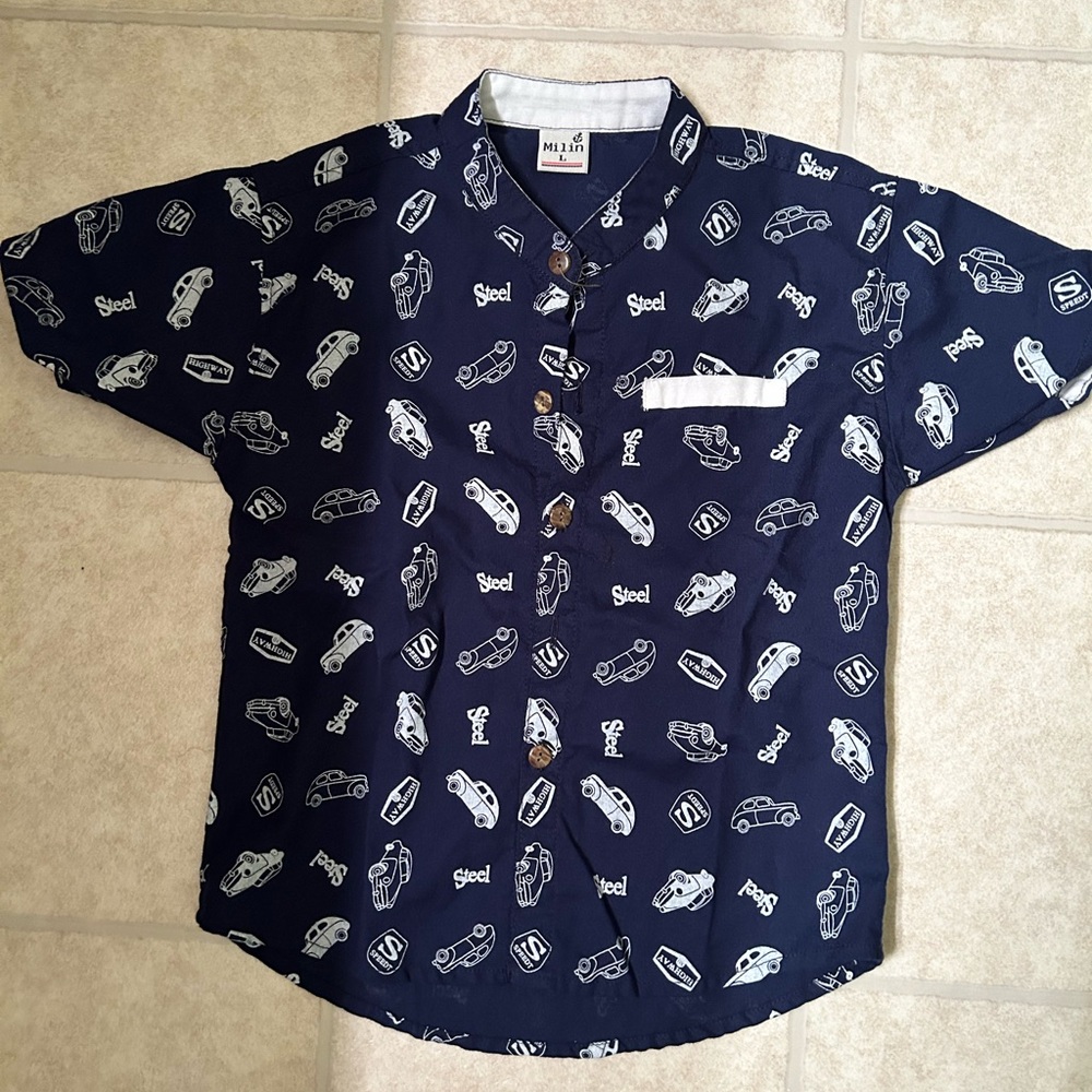 💜 CLEARANCE 2/5 MILAN Cute button front Boys shirt. Adorable car design.